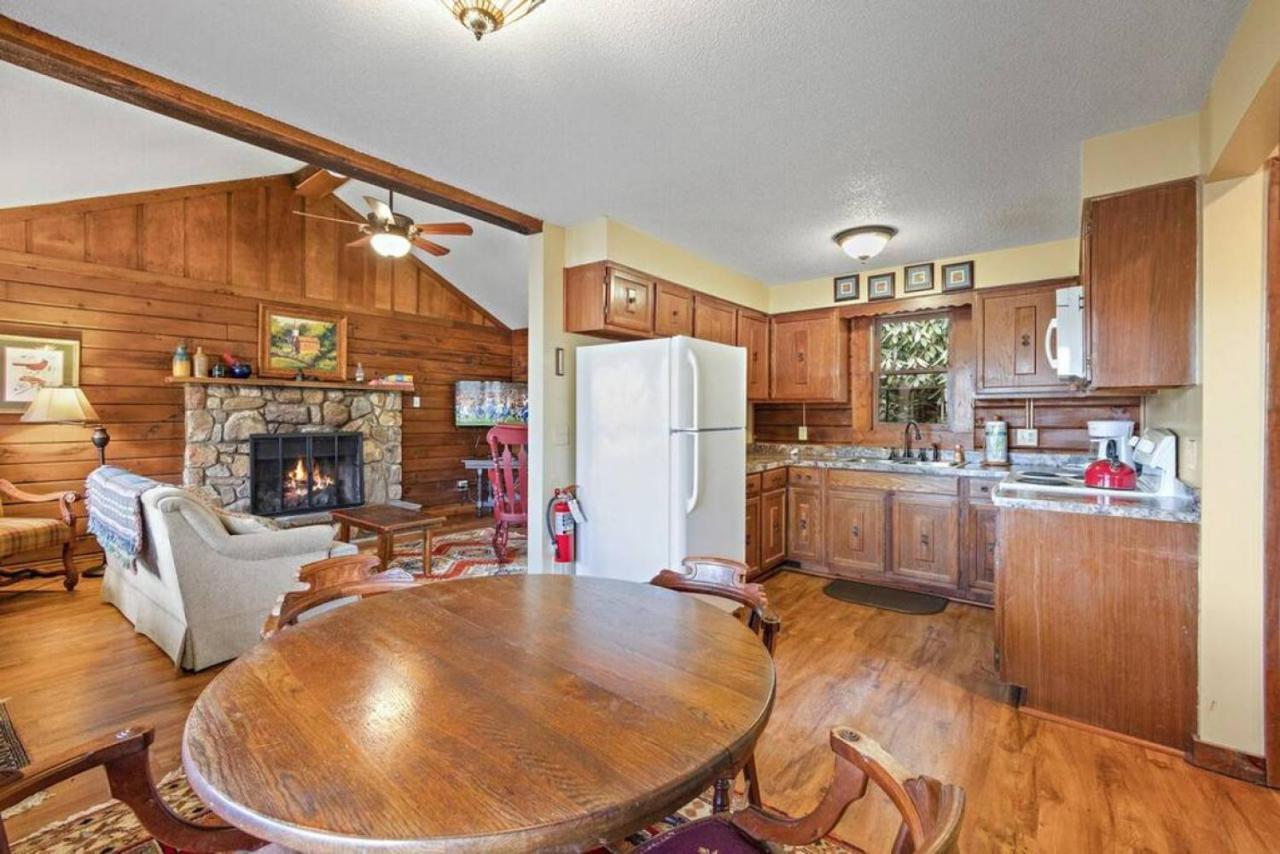 Log Cabin On Peaceful River Blowing Rock Εξωτερικό φωτογραφία